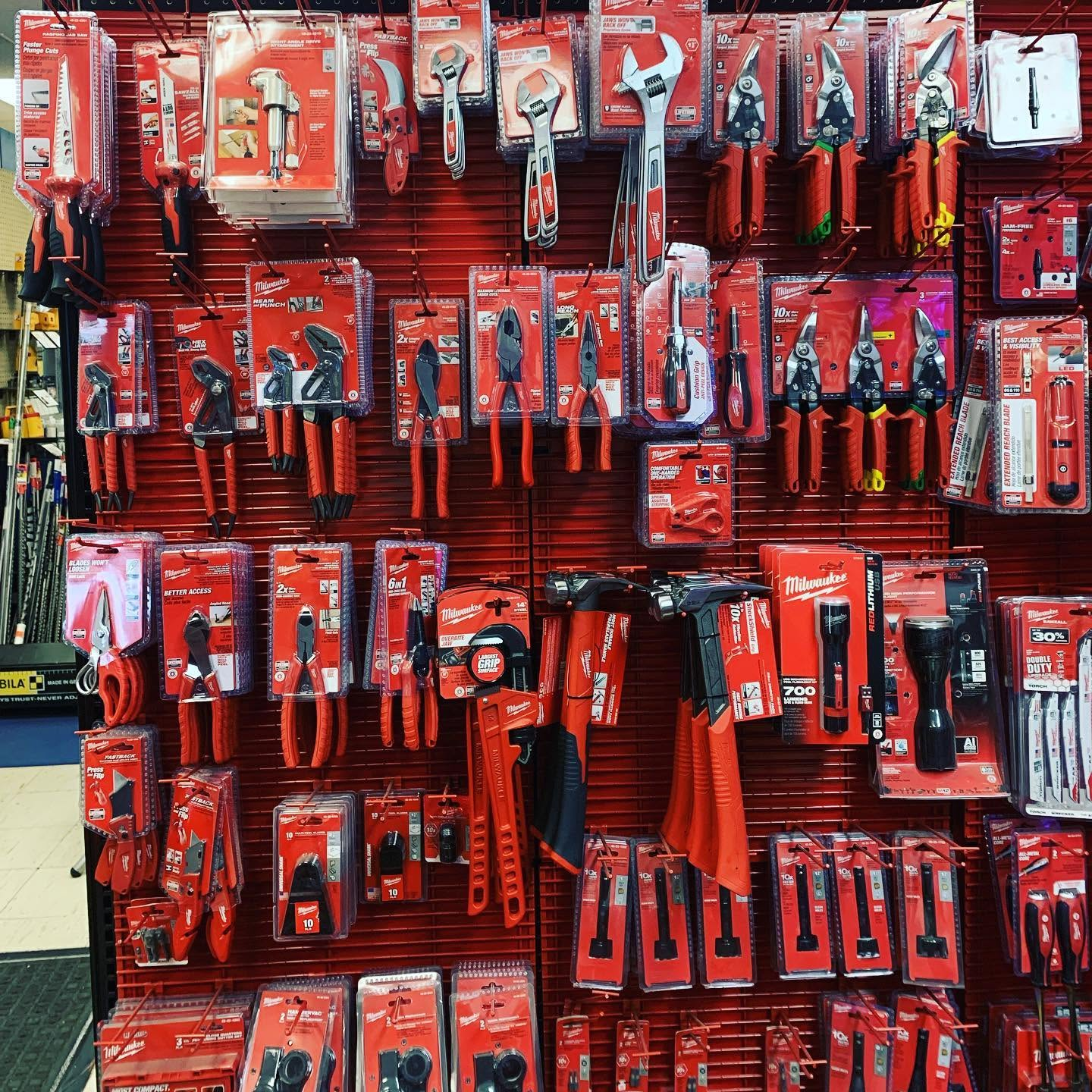 Why Buying Local Beats Big-Box Stores for Hawaii Contractors - image 02